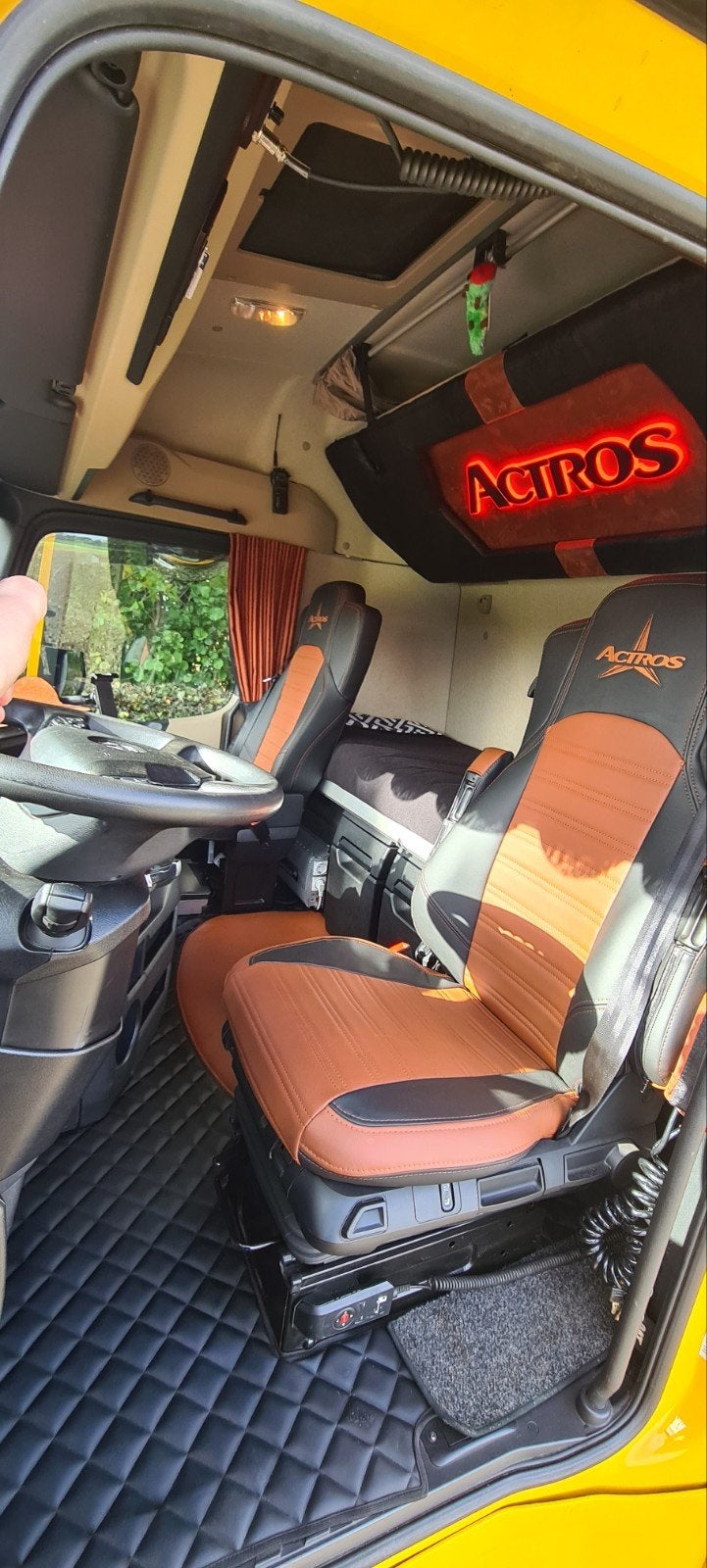 stoelhoezen mercedes actros mp4/mp5 klapstoel zwart/cognac, Ophalen of Verzenden, Gebruikt, Mercedes-Benz, Interieur en Bekleding