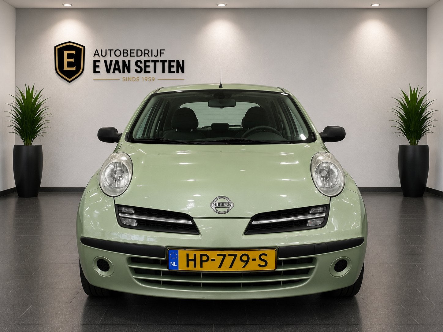 Nissan Micra 1.2 Visia Airco/Trekhaak, Stof, Zwart, 4 cilinders, Handgeschakeld