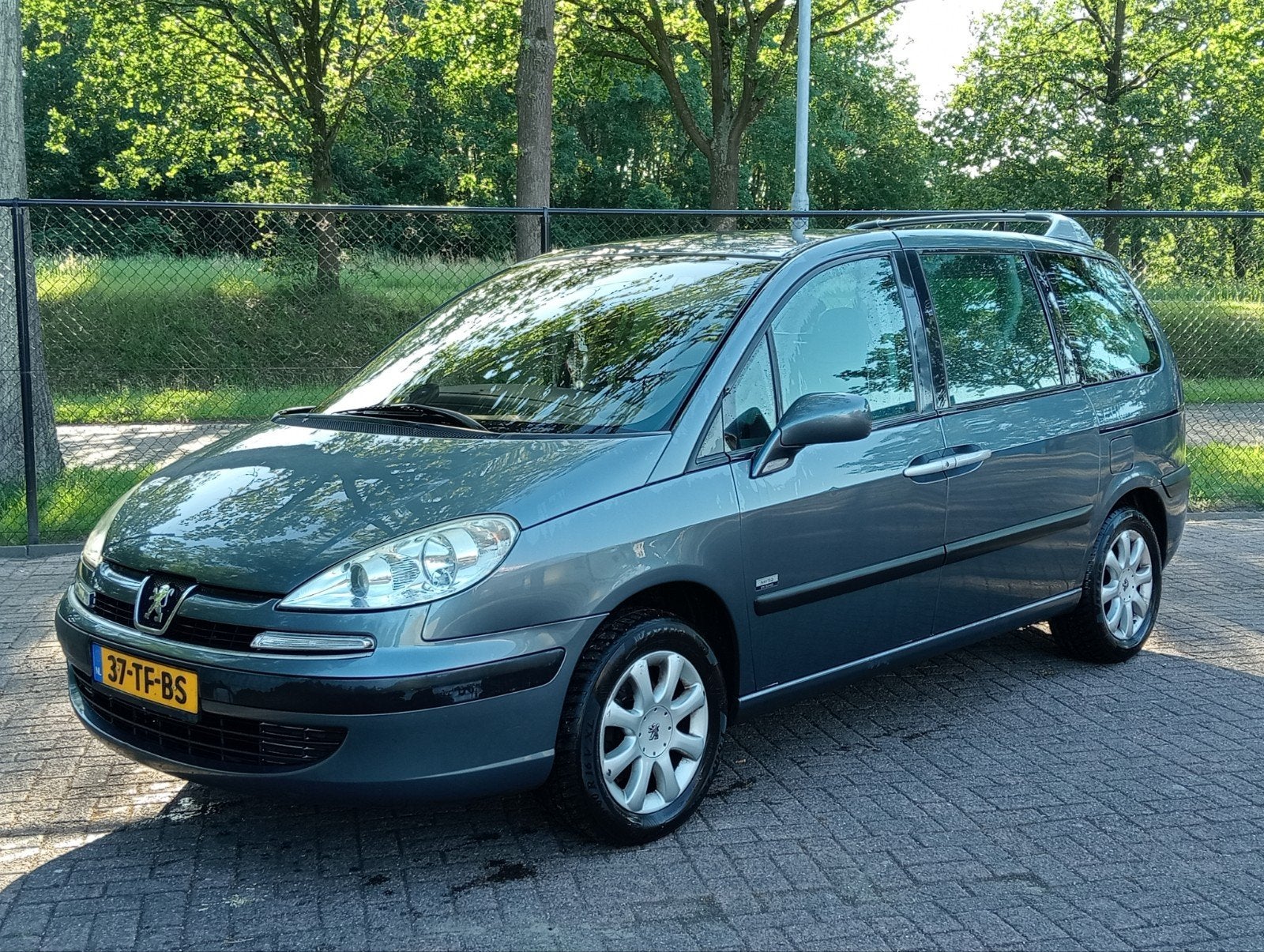 Peugeot 807 2.0 2006 8 persoons clima pdc trekhaak cruise, Auto's, Peugeot, Voorwielaandrijving, Stof, 4 cilinders, Handgeschakeld