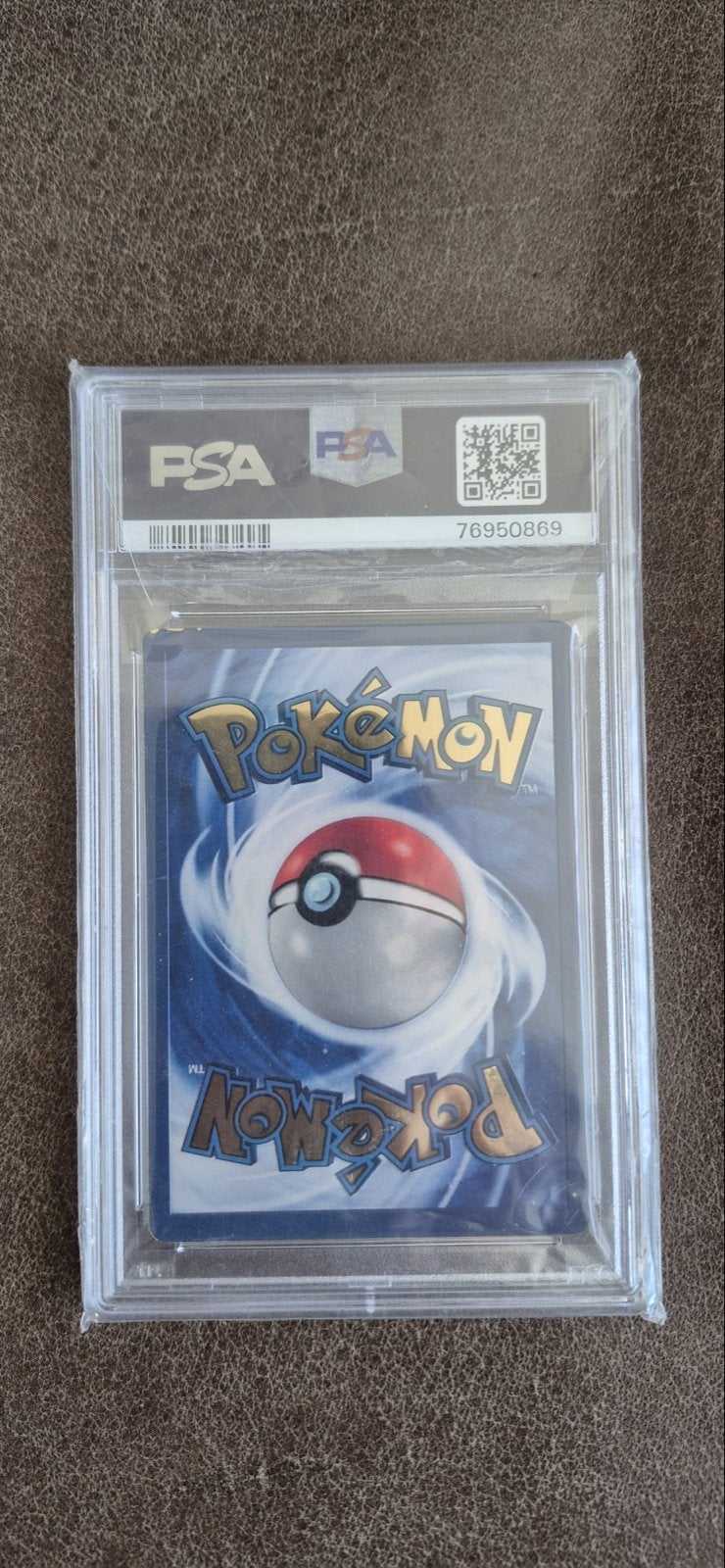 Foto 3 van PSA 8 Charizard 2021 Celebrations Ultra-Premium Collection