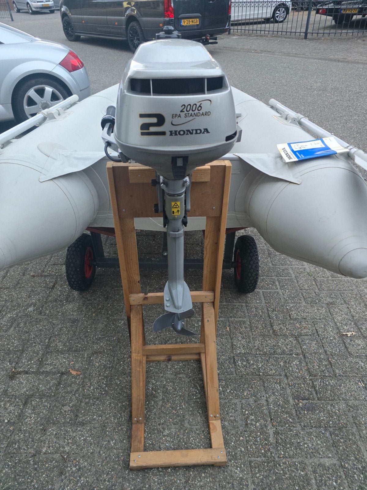 Foto 8 van Quicksilver 230 rubberboot met Honda 2pk buitenboordmotor