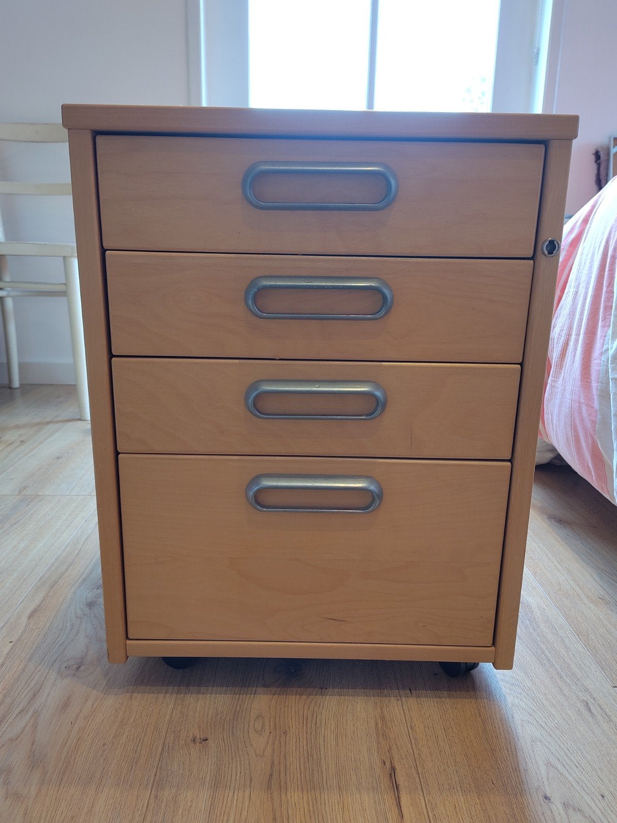 IKEA Effectiv ladeblok op wielen - massief hout, Minder dan 50 cm, Gebruikt, Modern, functioneel, 3 of 4 laden