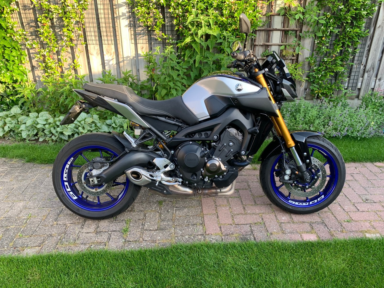 Yamaha MT-09 SP – 2020  – Zeer nette en stoere uitvoering, Motoren, Traction Control, Occasion, Motorrijbewijs A, 3 cilinders