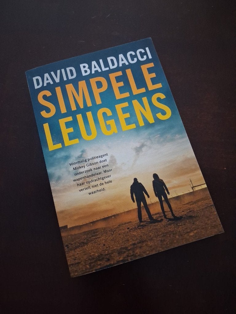 David Baldacci - simpele leugens, Ophalen of Verzenden, Zo goed als nieuw