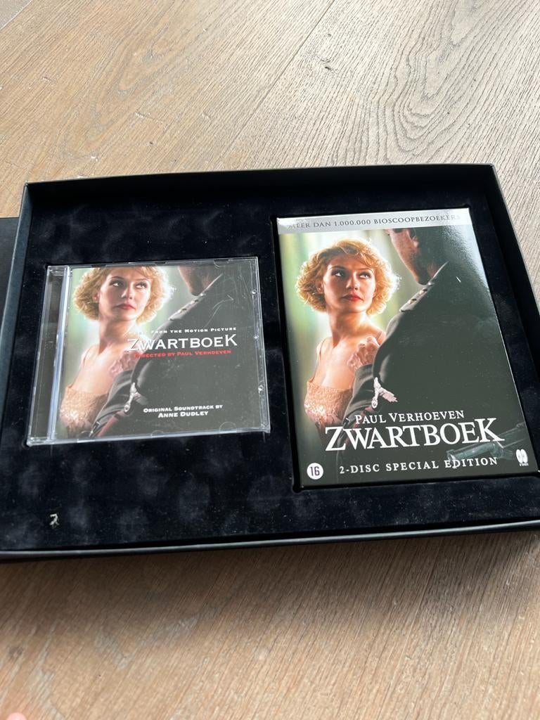 Zwartboek, Ophalen of Verzenden, Zo goed als nieuw, Oorlog of Misdaad
