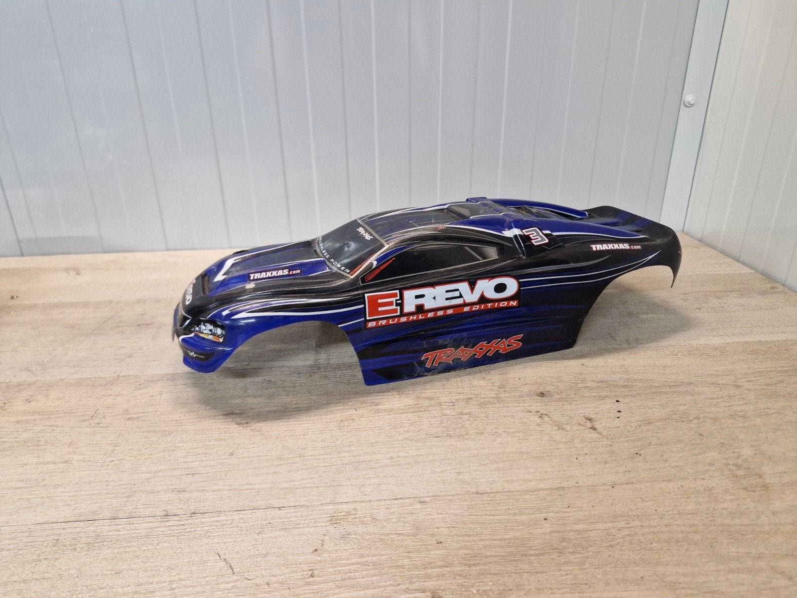 traxxas e revo body 1/8, Hobby en Vrije tijd, Ophalen of Verzenden, Zo goed als nieuw, Onderdeel