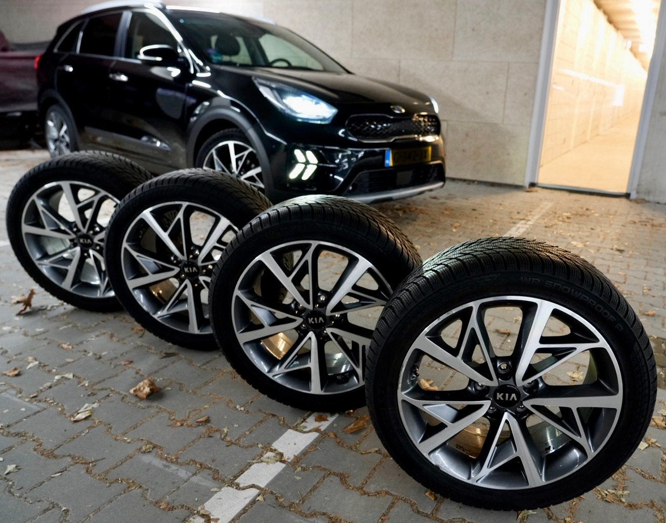 KIA Niro 18" Lichtmetalen Velgen met Nokian Winterbanden, Ophalen, 18 inch, Banden en Velgen, Winterbanden