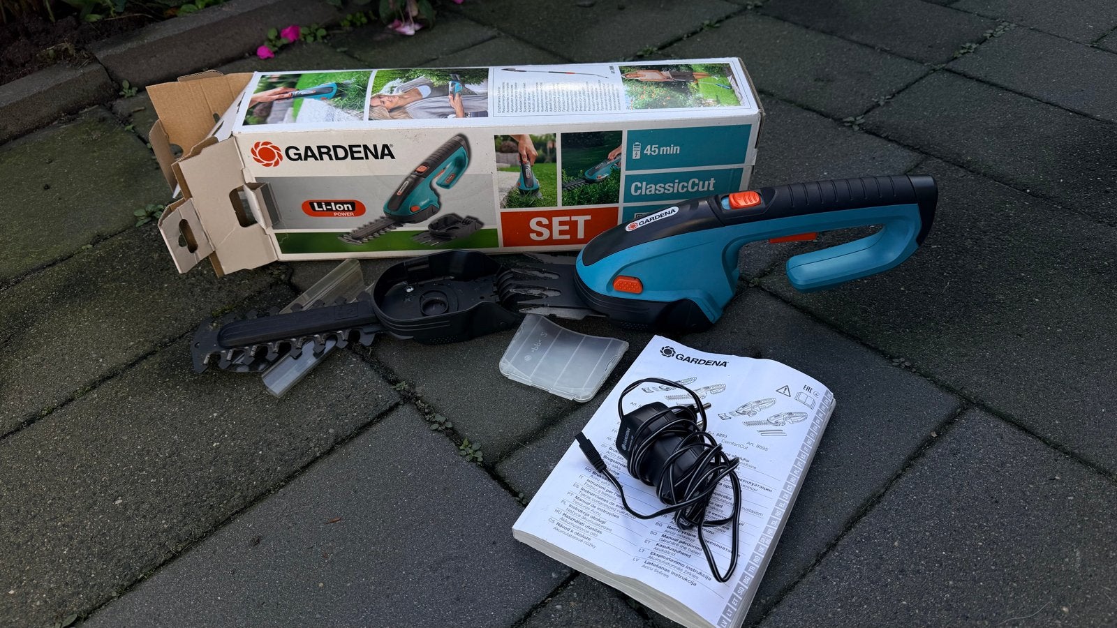Gardena ClassicCut Li-Ion Accu Grasschaar/Buxusschaar Set, Tuin en Terras, Ophalen, Zo goed als nieuw, Accu