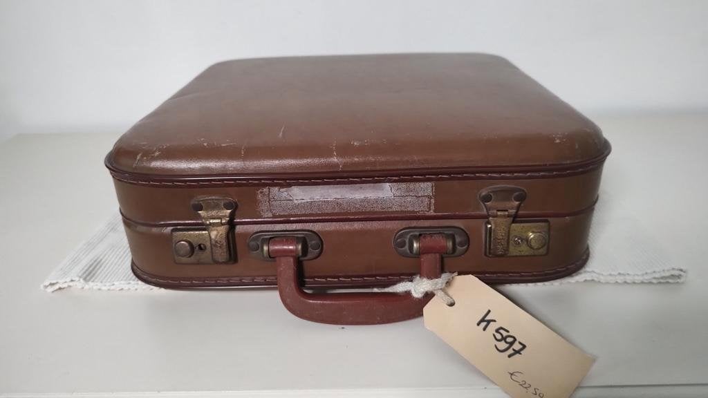 K597 VINTAGE stewardess koffer van geperst karton bruin, Overige materialen, Gebruikt, Onbekend, Minder dan 50 cm