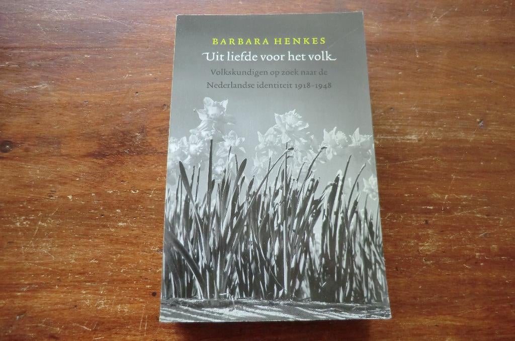 boek - Barbara Henkes - Uit liefde voor het volk, Ophalen of Verzenden, 20e eeuw of later, Gelezen