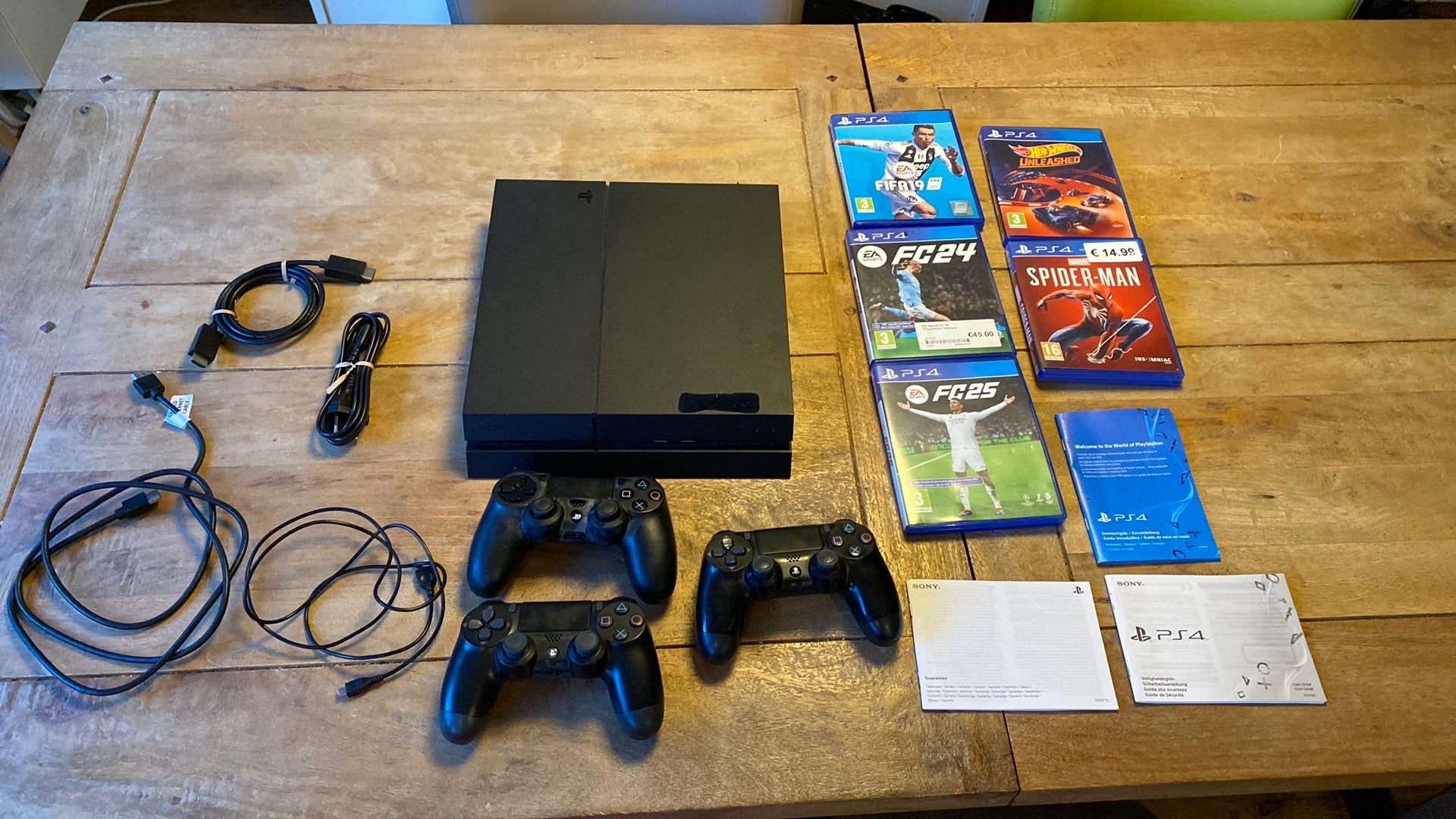 PlayStation 4 met 2 controllers en 5 games, Met 2 controllers, Ophalen of Verzenden, Original, Gebruikt