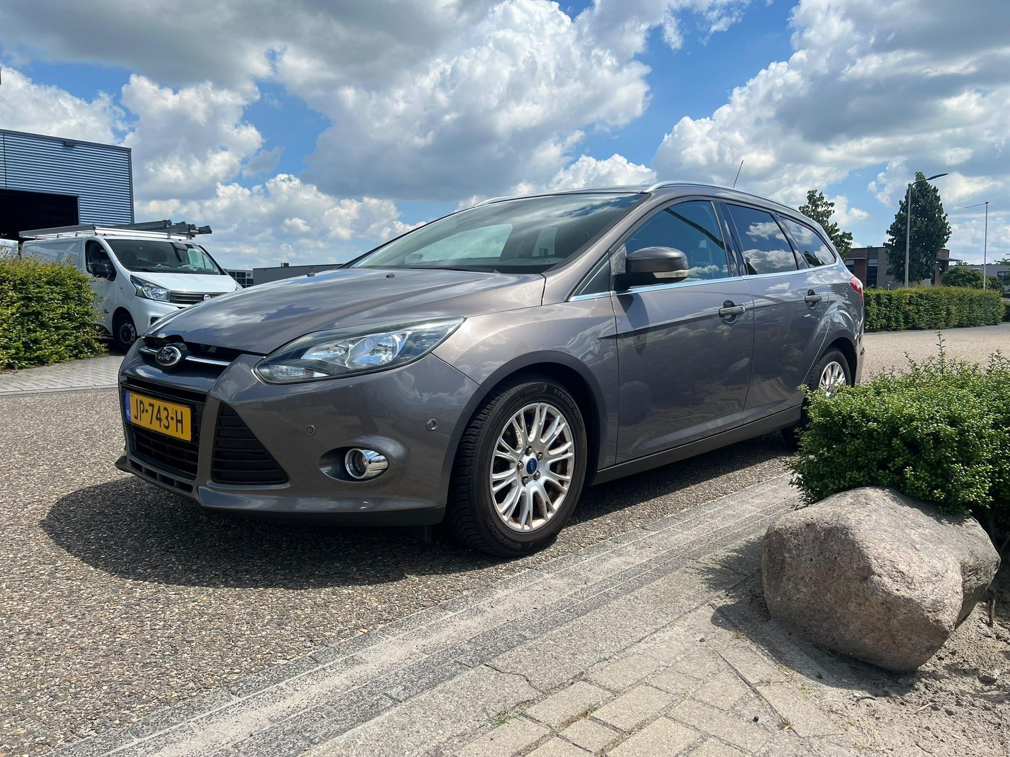 Ford Focus Wagon 1.6 TI-VCT Trend Sport | Airco | Cruise Con, Gebruikt, Parkeersensor, 4 cilinders, Bruin