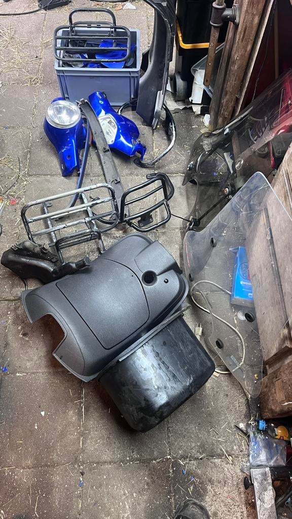 Vespa lx50/ lxv kappen en rekjes, Verzenden, Zo goed als nieuw, Kap, Vespa