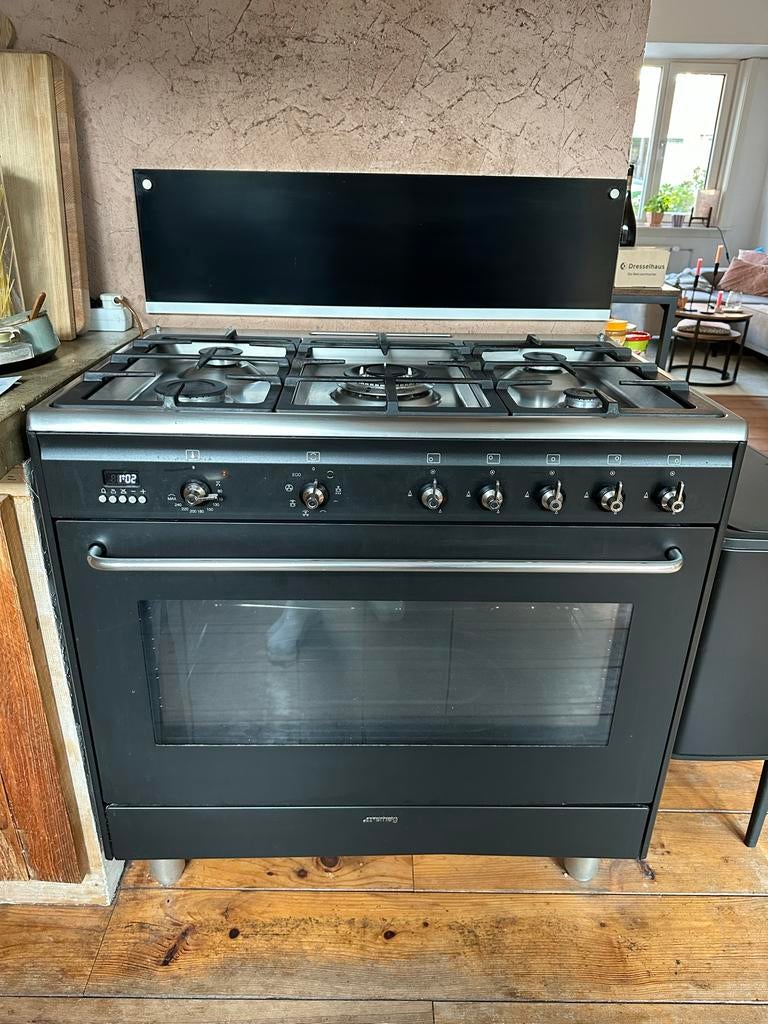 Smeg gasfornuis met 5 pitten en oven, Witgoed en Apparatuur, Fornuizen, Ophalen, Gebruikt, Hete lucht, 60 cm of meer