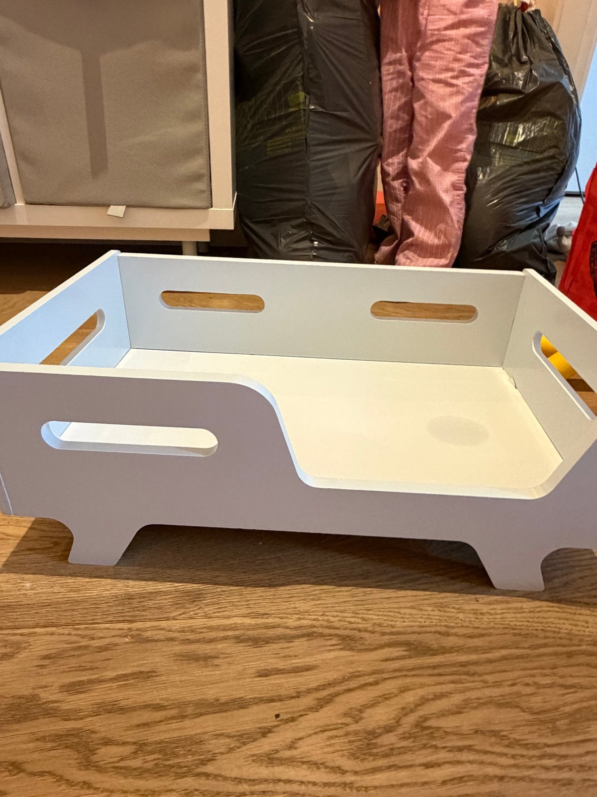 Houten poppenbedje wit met matrasje, Ophalen, Gebruikt, Overige typen