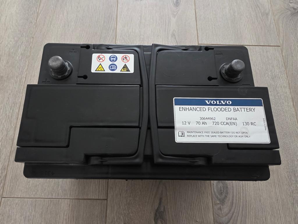 Originele Volvo accu 12V 70Ah 720A 30644962
- 278x175x190MM, Auto-onderdelen, Ophalen, Gebruikt, Volvo