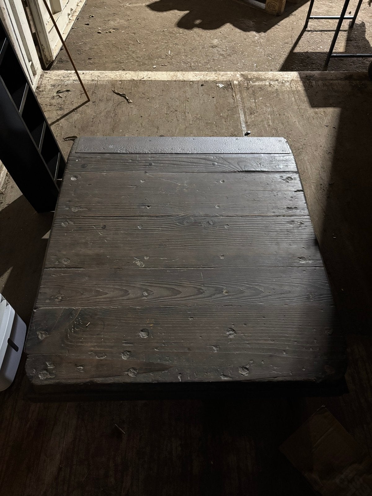 Stevige industriële salontafel - afmetingen op foto's, Huis en Inrichting, Tafels | Salontafels, Ophalen, Gebruikt, 100 tot 150 cm