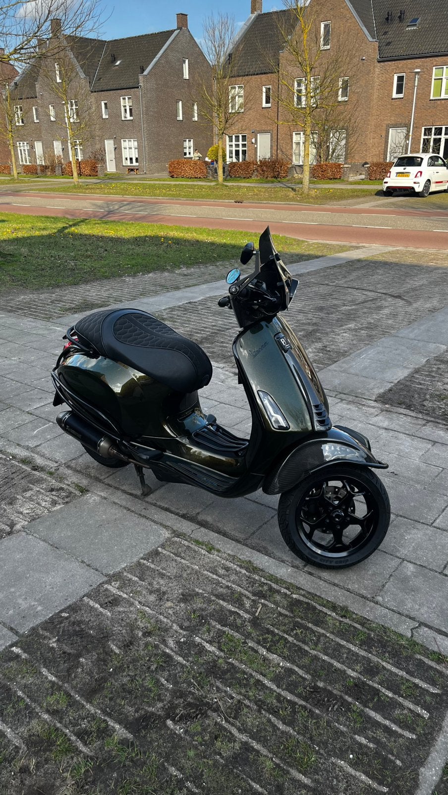 Vespa sprint, Ophalen, Zo goed als nieuw, Benzine