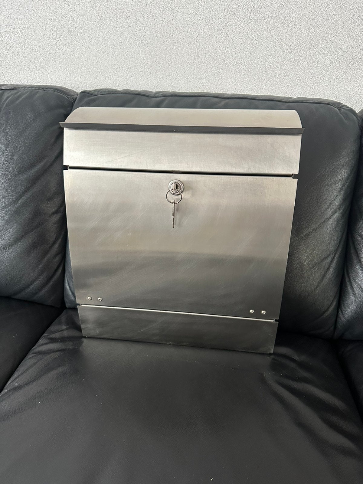 Te koop RVS  brievenbus Roestvrij staal helemaal prima, Tuin en Terras, Brievenbussen, Ophalen of Verzenden, Zo goed als nieuw