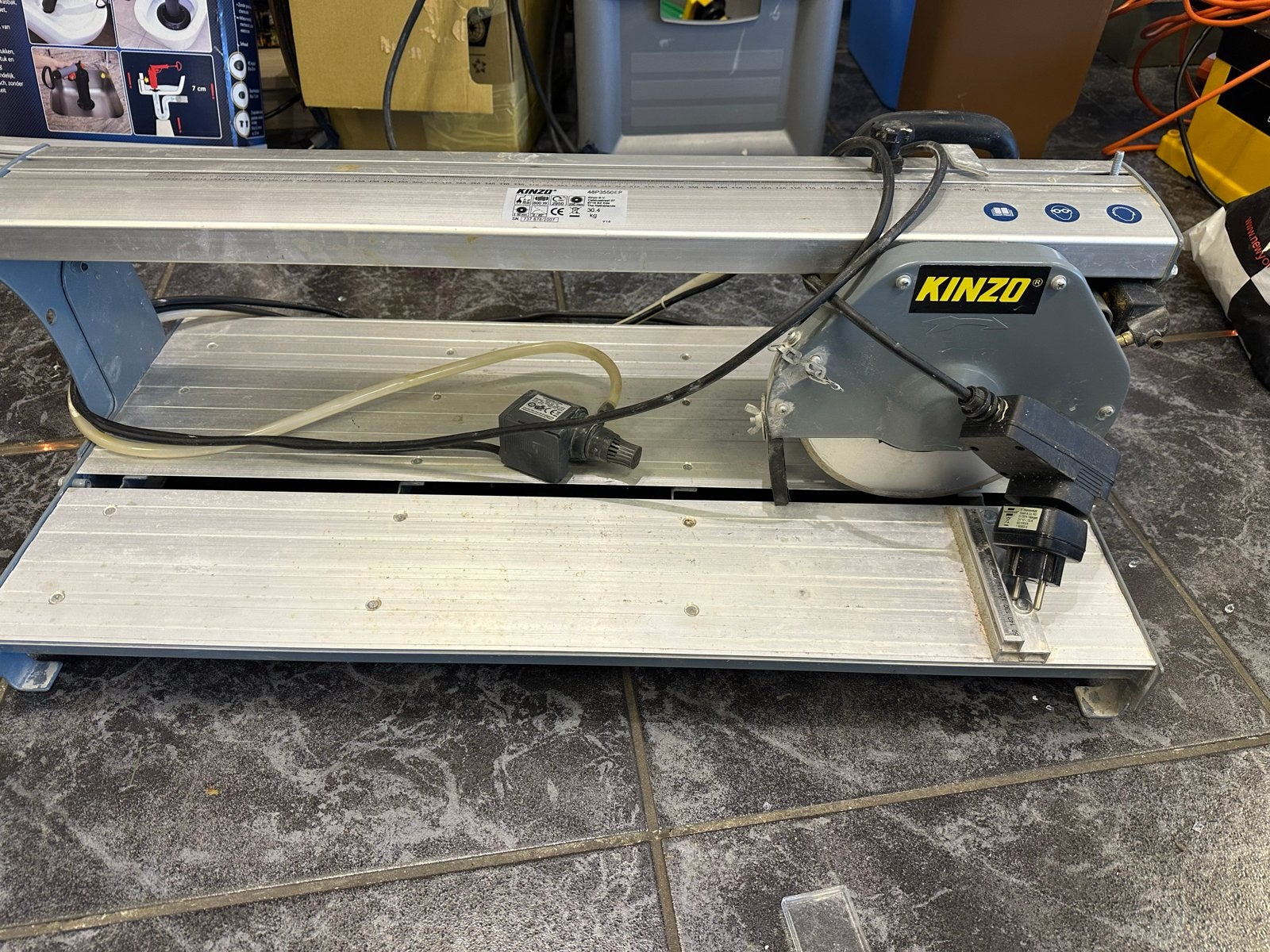 Kinzo Tegelzaagmachine - Gebruikt maar functioneel, Ophalen, Gebruikt, Zaag, Overige merken