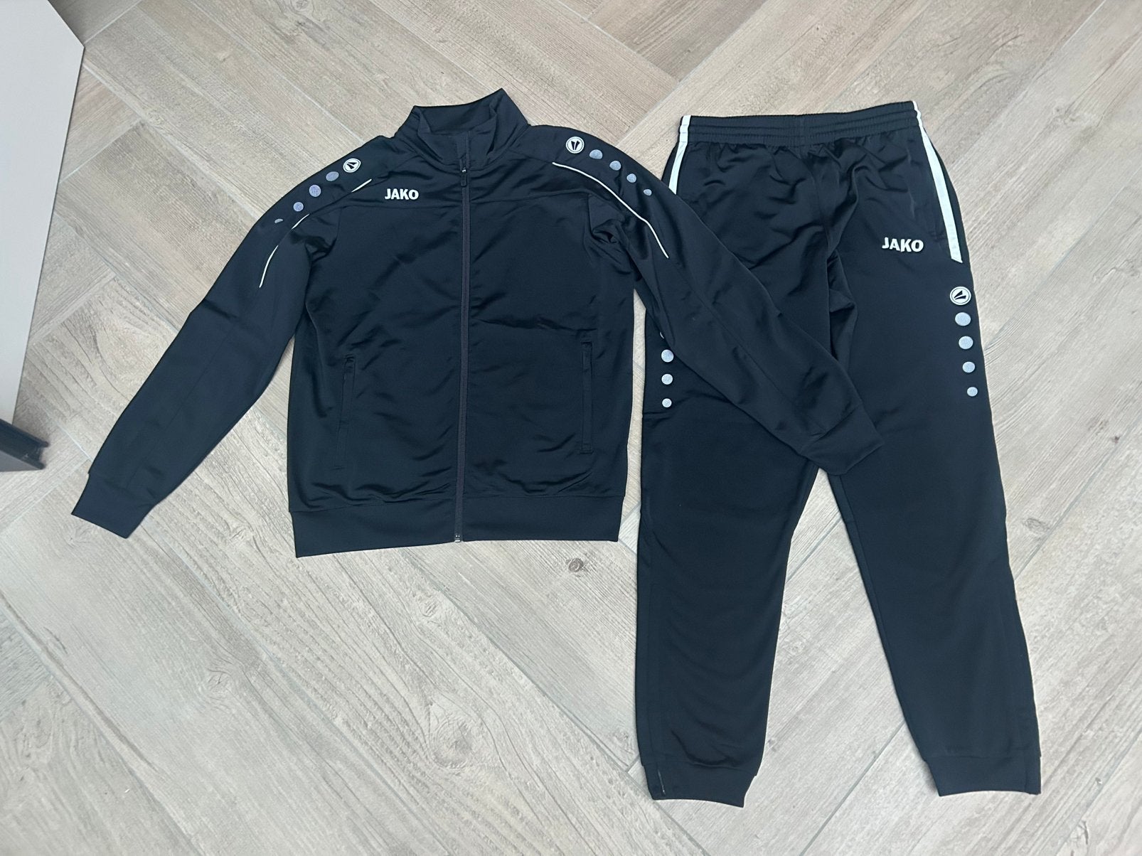 Trainingspak Jako, maat S, zwart, nieuw!, Kleding | Heren, Sportkleding, Ophalen of Verzenden, Nieuw