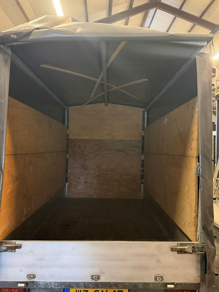 Ruime aanhanger met huif - Ideaal voor transport, Ophalen, Gebruikt