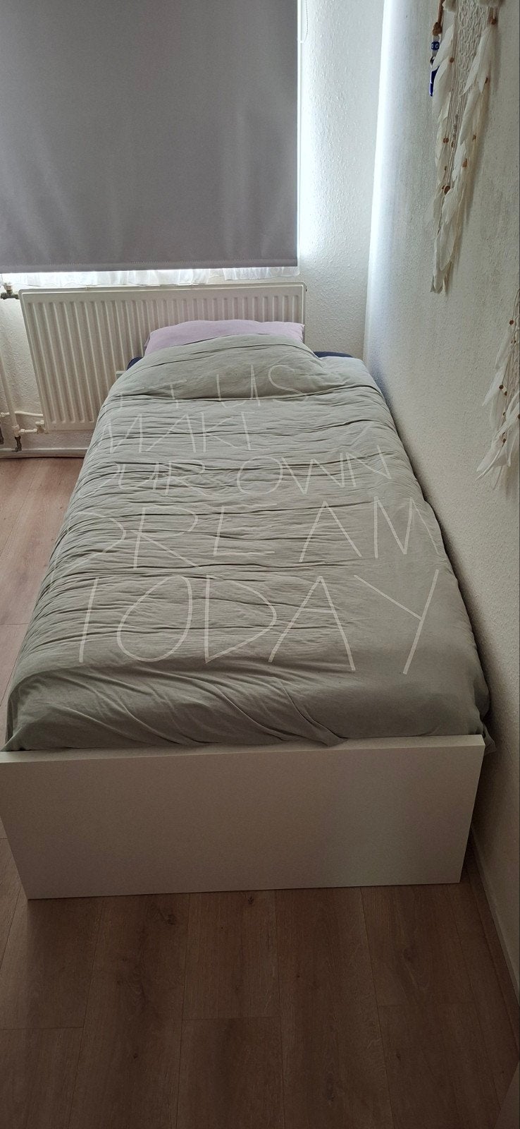 Zo goed als nieuw bed met lattenbodem, Huis en Inrichting, Slaapkamer | Bedden, Ophalen, Wit, Lattenbodem, laden, geen matras