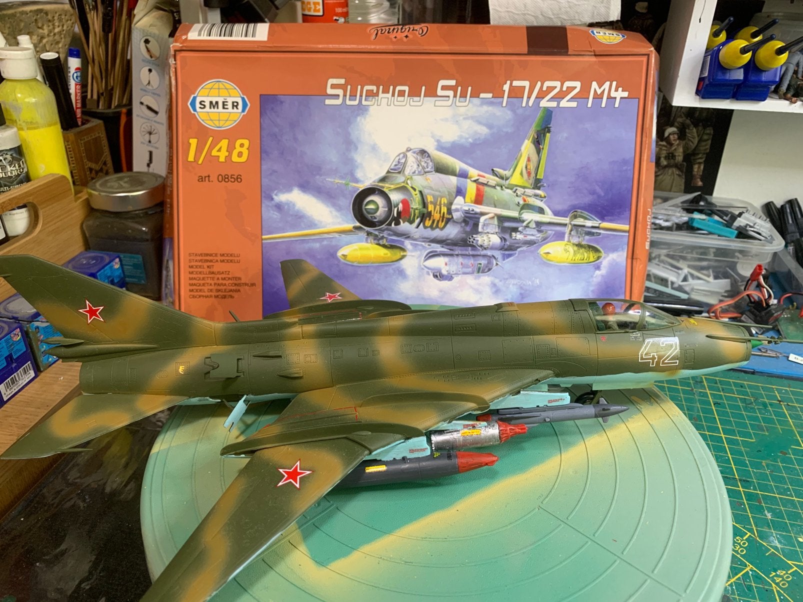 Suchoj SU-17/22 M4 schaal 1:48 gebouwd, Hobby en Vrije tijd, Modelbouw | Vliegtuigen en Helikopters, Overige merken, Gebruikt
