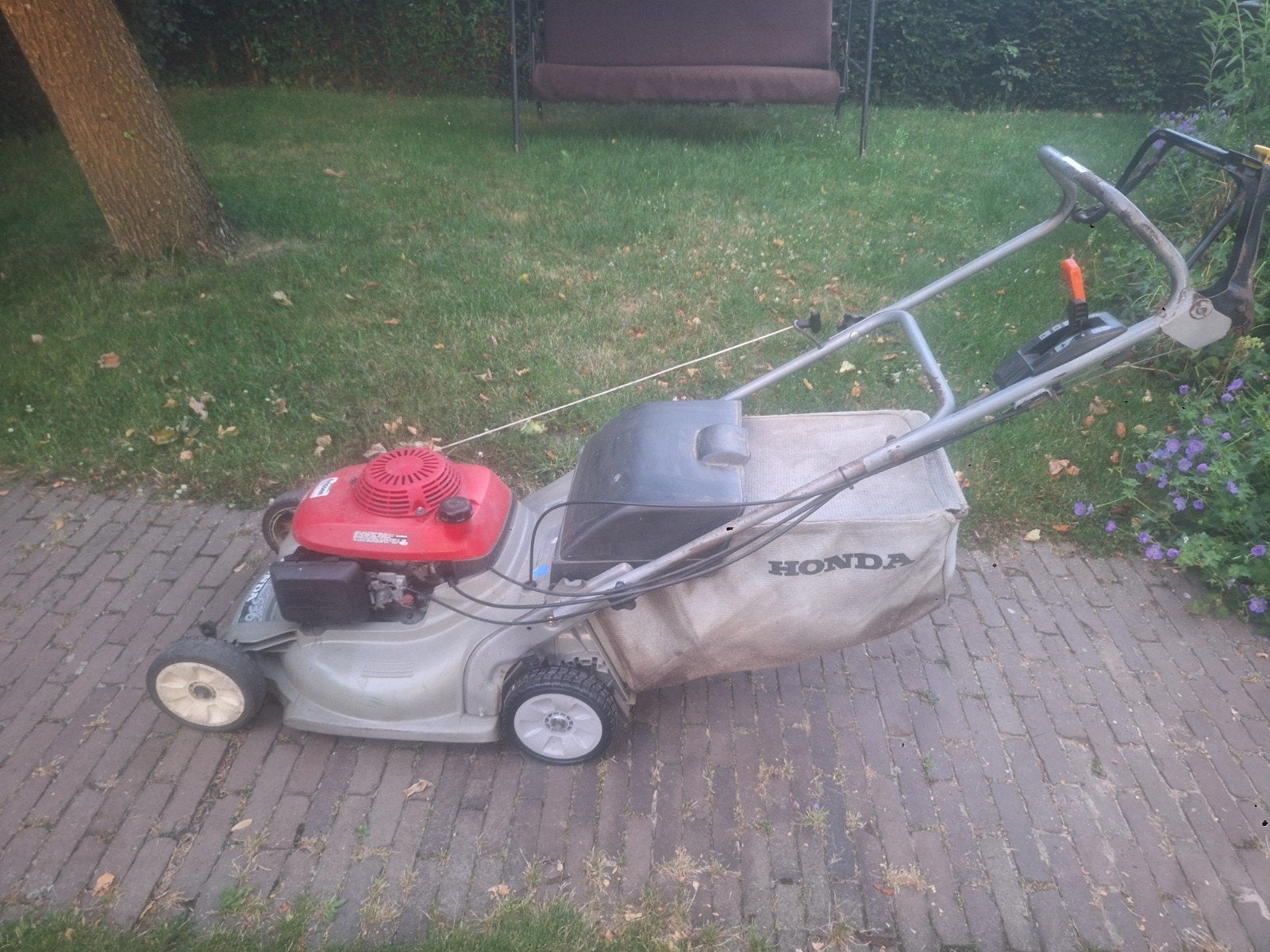 Honda HRB 536C zelfaandrijvende grasmaaier, Tuin en Terras, Grasmaaiers, Ophalen of Verzenden, Gebruikt, 50 cm of meer