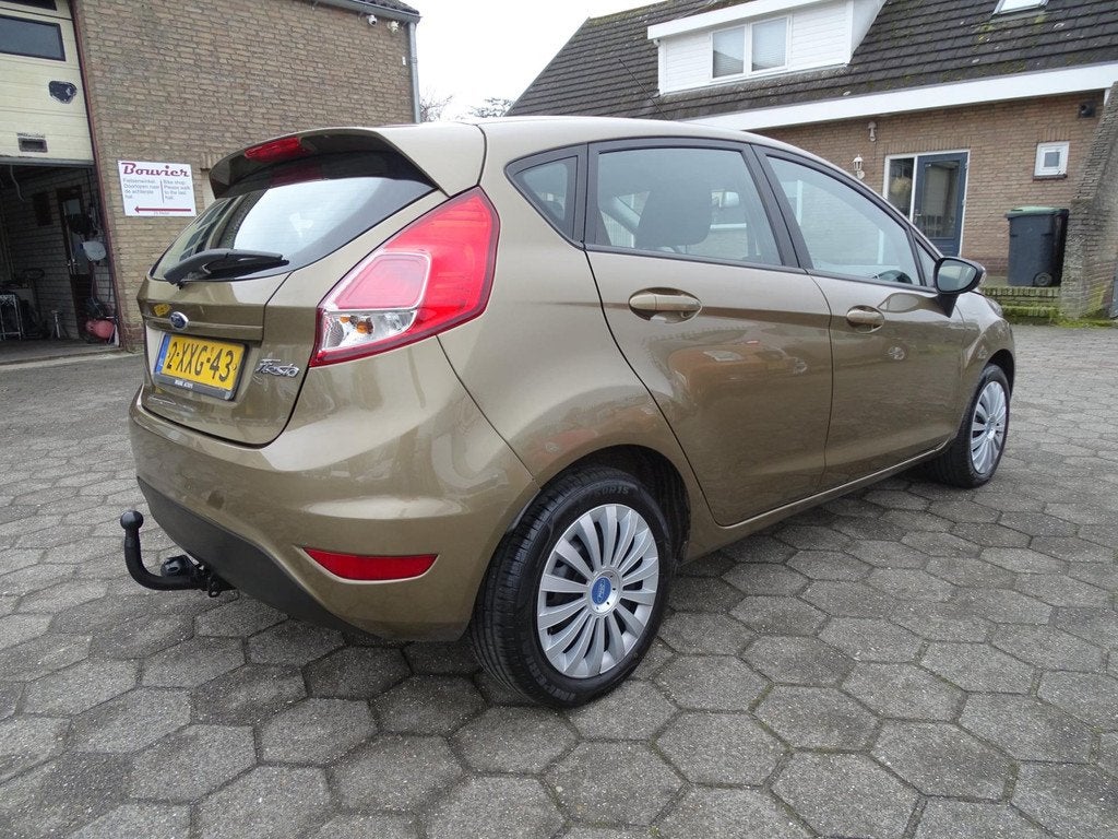 Ford Fiesta 1.0 Style AIRCO/NAV/TREKHAAK, Euro 5, Stof, Zwart, 525 kg