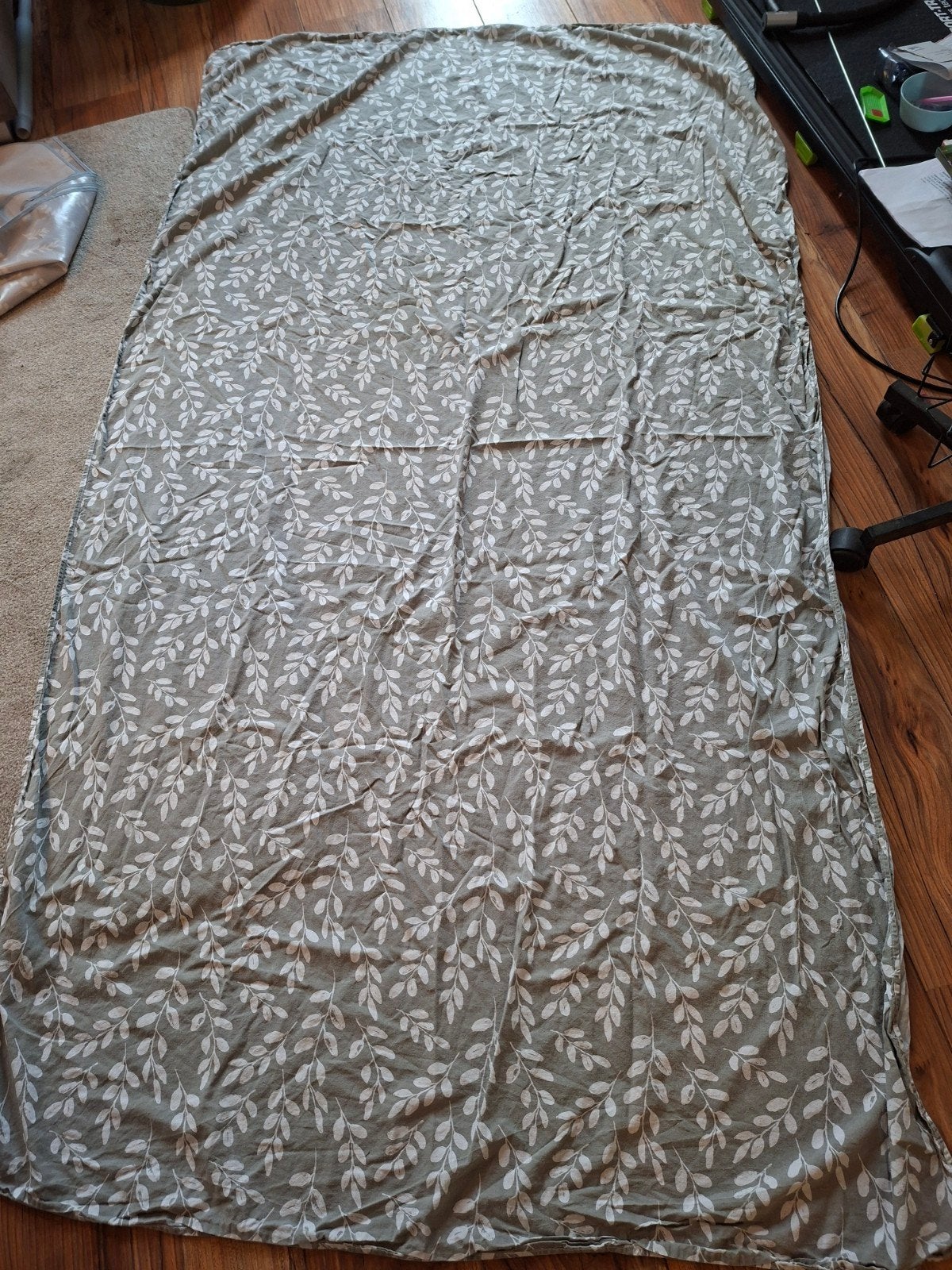 Grijs/wit gordijn met bladmotief, Gebruikt, 100 tot 150 cm, Natuurlijk, Bladmotief, 200 cm of meer
