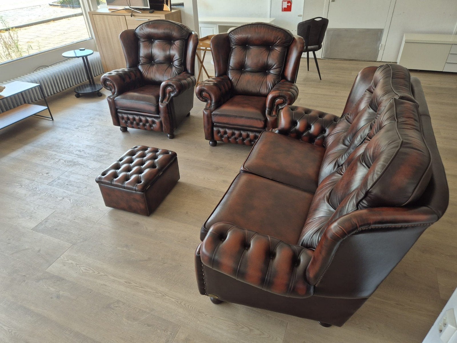 chesterfield springvale Suzanne 2/1/1 met poef nieuwstaat, Ophalen, Gebruikt, 150 tot 200 cm, Tweepersoons