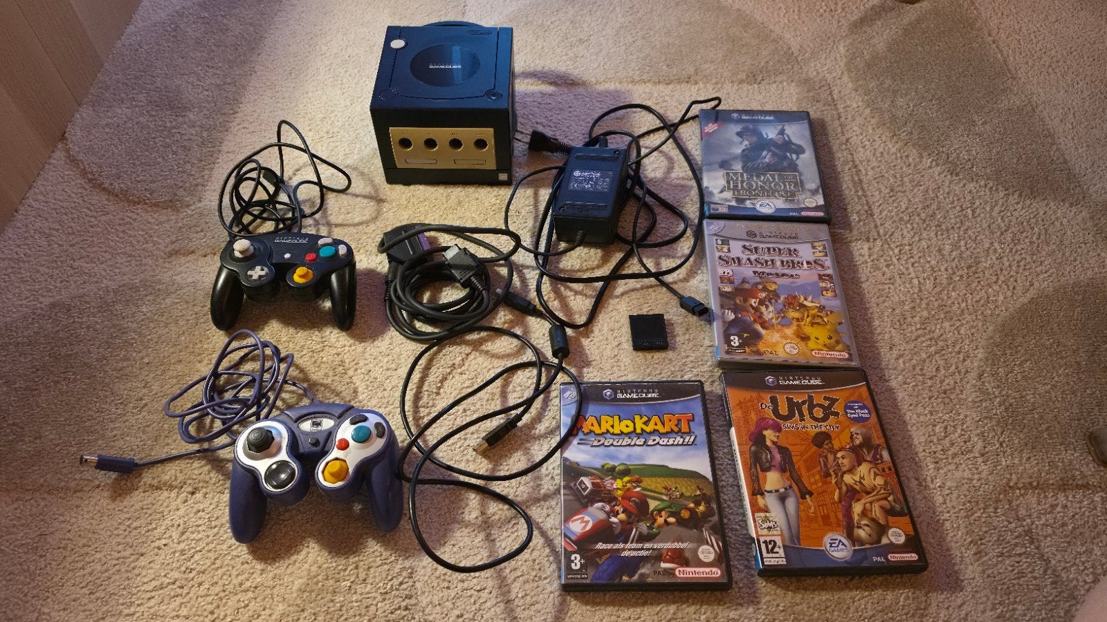 Nintendo GameCube met 4 games en 2 controllers, 3 spelers of meer, Ophalen of Verzenden, Gebruikt, Vanaf 3 jaar