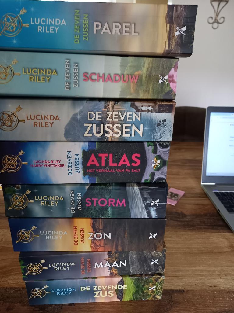 Boeken  Lucinda Riley de zeven zussen, Boeken, Ophalen, Zo goed als nieuw