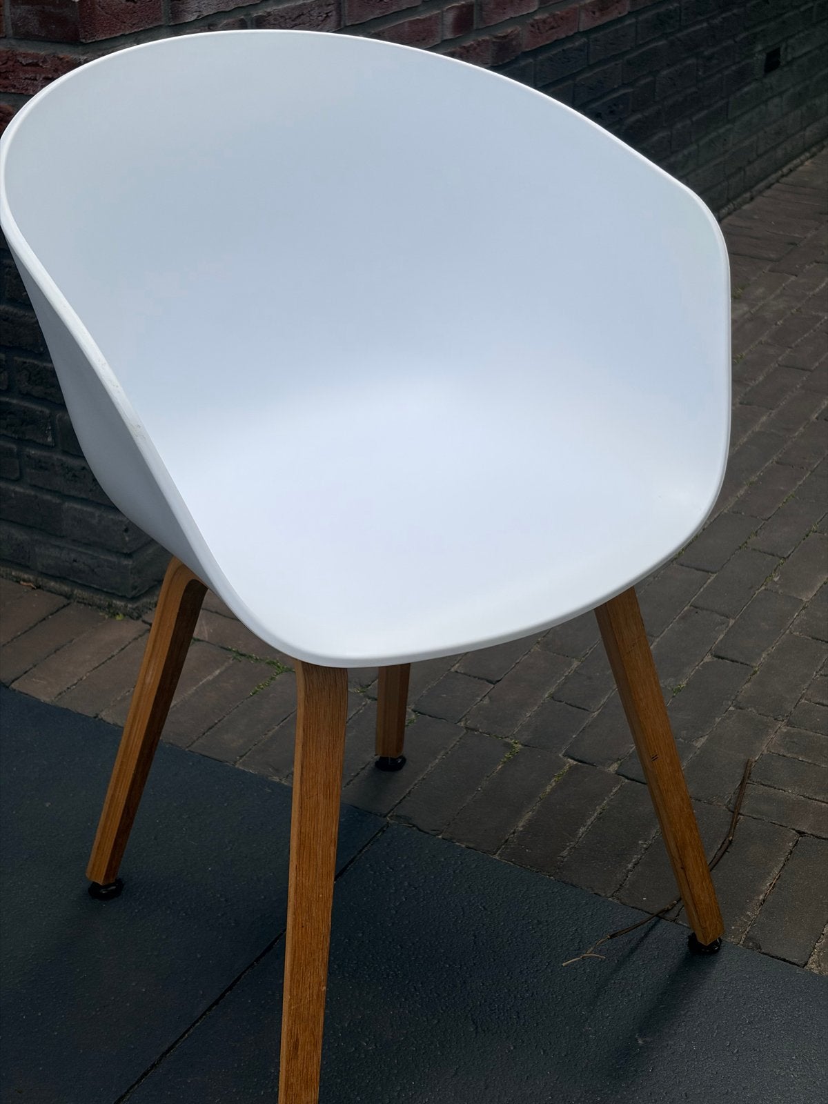 Hay AAC22 Stoel Wit met Eiken Onderstel (6 stuks), Ophalen, Gebruikt, Wit, Vijf, Zes of meer stoelen