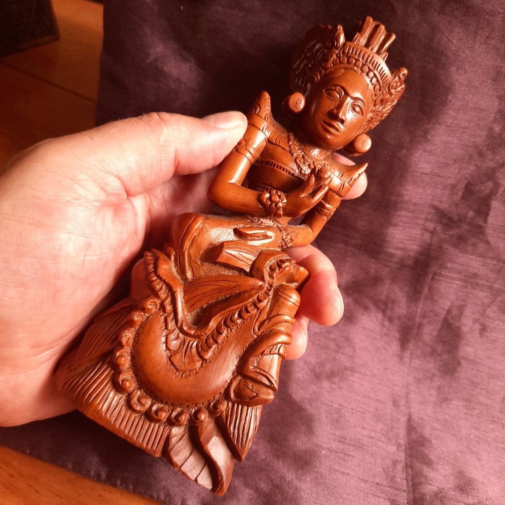 Bali Indonesië Beeldje Godin Houtsnijwerk, Minder dan 20 cm, Verzenden, Handgemaakt, Beeld