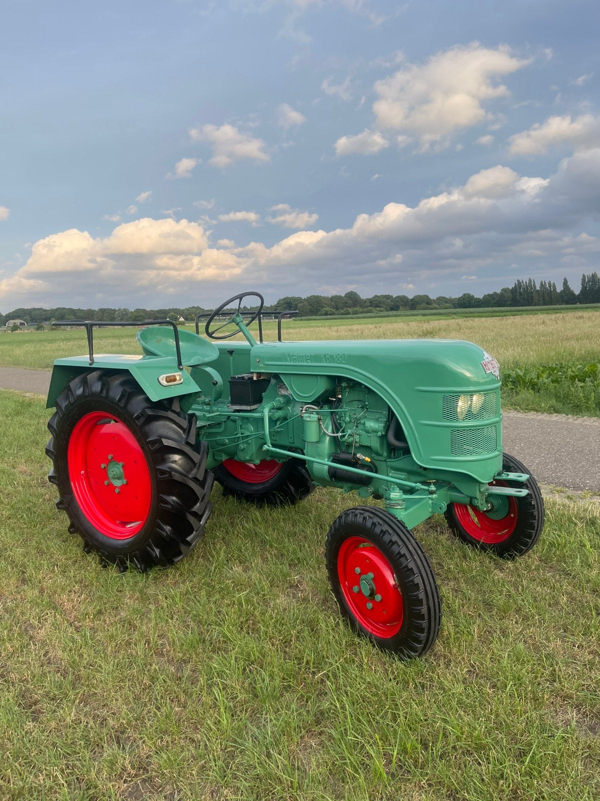Zeer nette Kramer KB180, 33 - 40 uur, Overige niveaus, Starter, Overige vormen