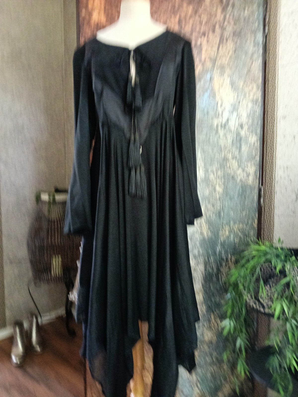 Elegante zijden jurk van High Use, maat 38/40, Kleding | Dames, Maat 38/40 (M), High Use, Zwart, Ophalen of Verzenden