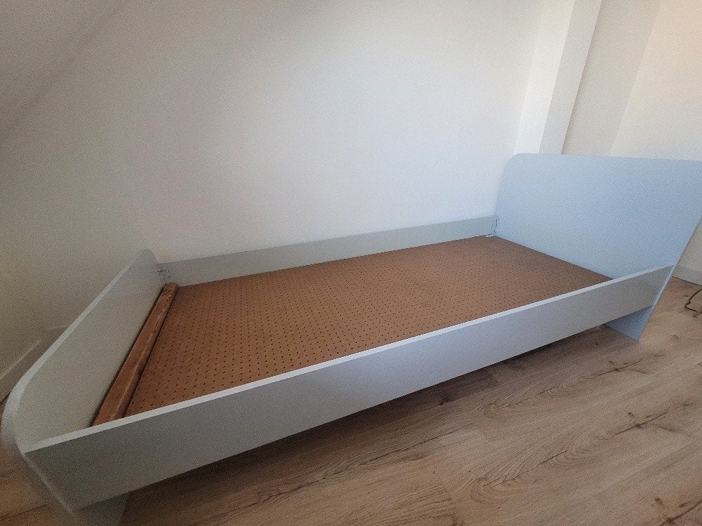 Stevig eenpersoonsbed 210x90 cm, Ophalen, Gebruikt, 90 cm, Eenpersoons