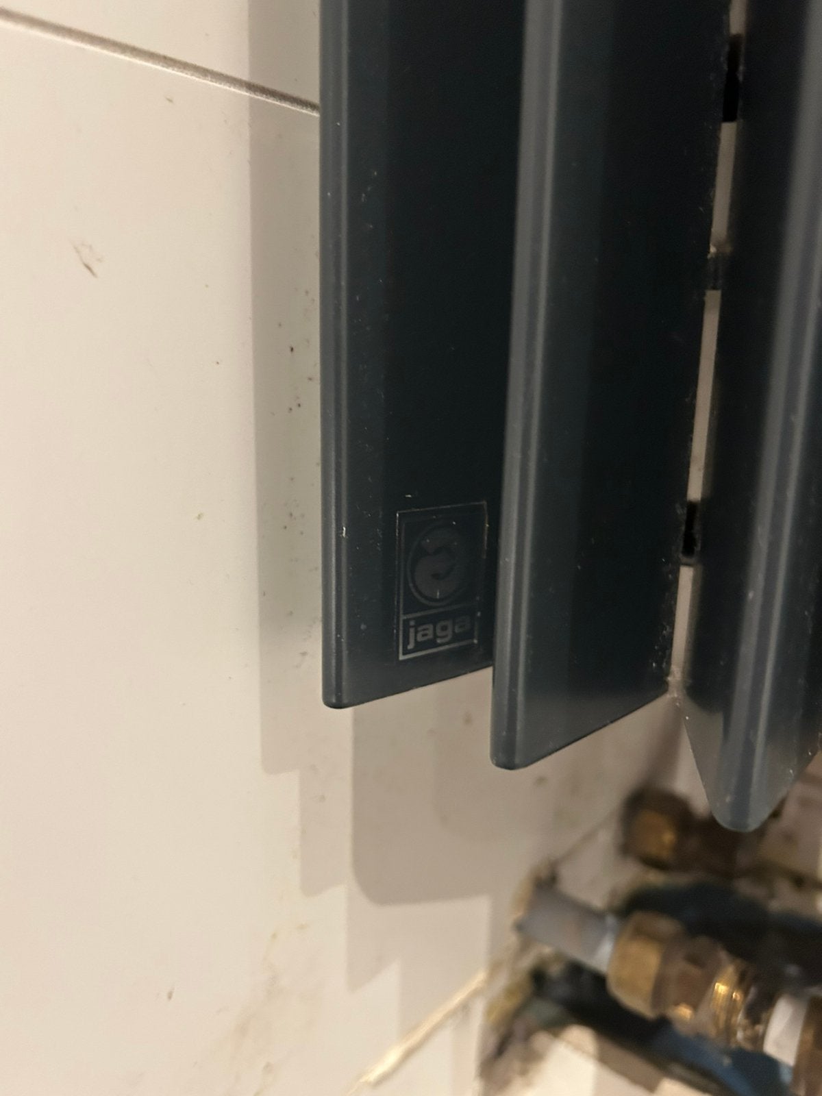 Jaga hoek design radiator, Ophalen, Radiator, Minder dan 60 cm, Zo goed als nieuw