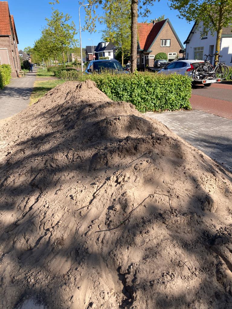 gratis tuinaarde met vergoeding voor ophalen!, Ophalen, Tuinaarde