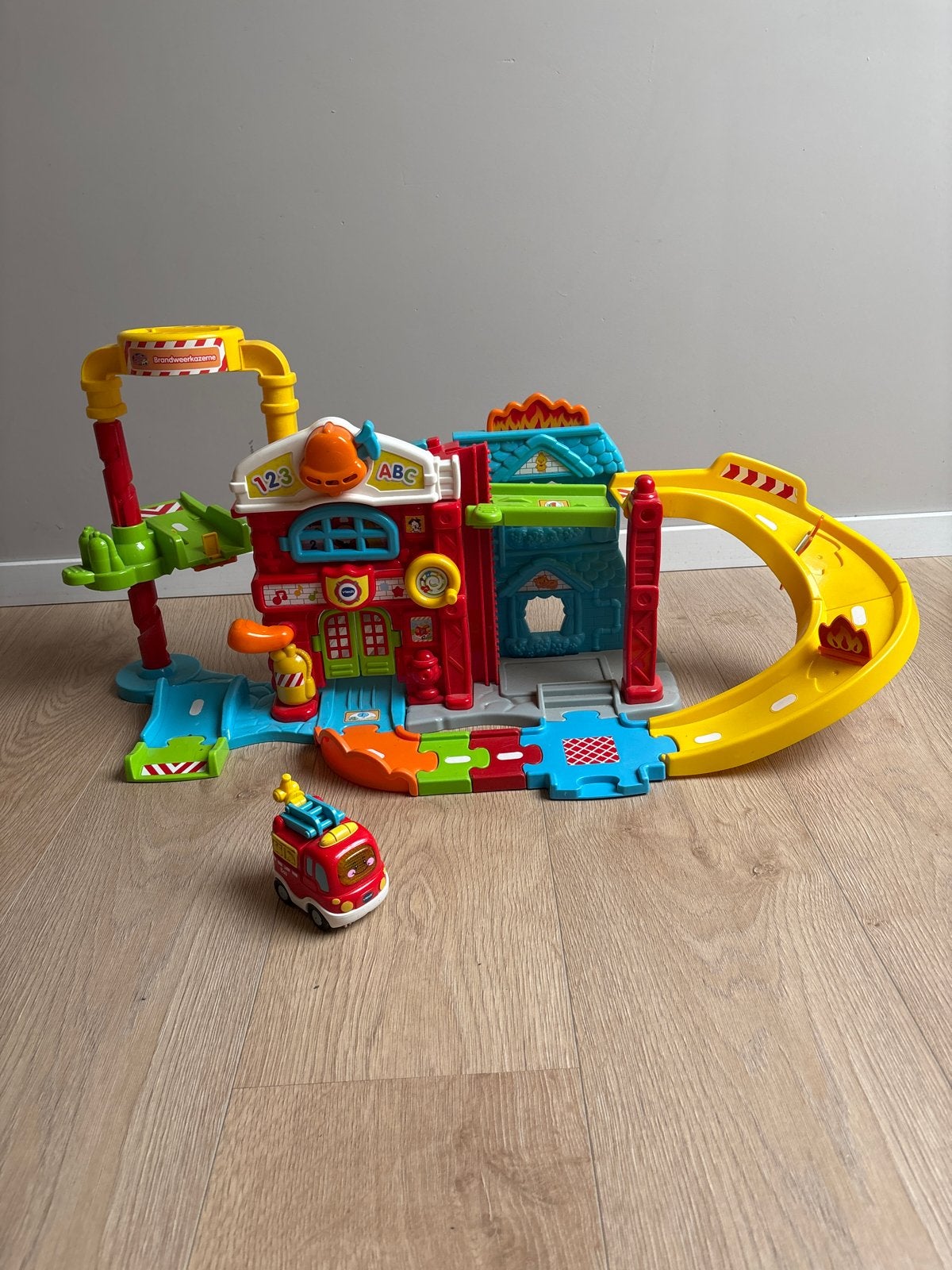 VTech Toet Toet Auto's Brandweerkazerne, Ophalen, Zo goed als nieuw