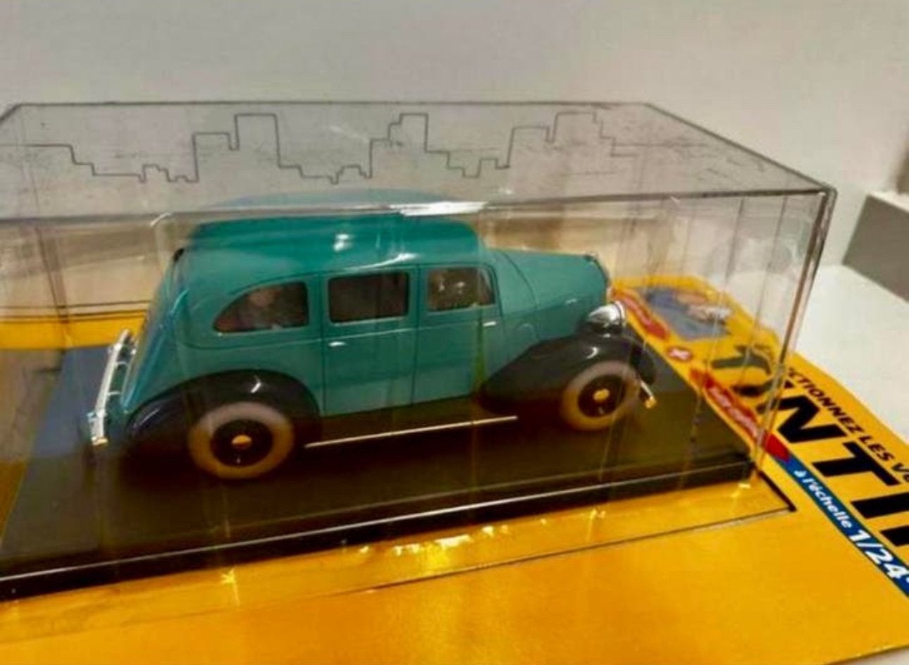 Kuifje auto 1:24 de gangster auto uit Amerika  no 26, Verzamelen, Stripfiguren, Ophalen of Verzenden, Kuifje, Nieuw, Beeldje of Figuurtje