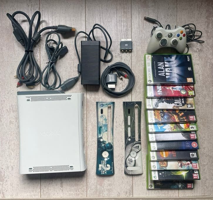 Xbox 360 60GB + 12 Top Games! + 3 Faceplates + Kabels, Avontuur en Actie, Vanaf 18 jaar, 1 speler, Ophalen of Verzenden
