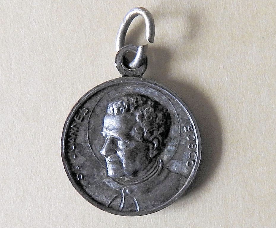 Hangertje Johannes Bosco Medaillon, Verzamelen, Verzenden, Gebruikt, Sieraad, Christendom | Katholiek
