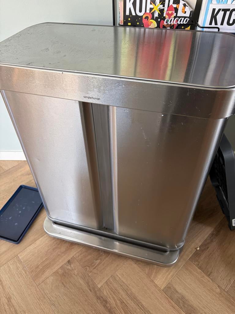 Simplehuman 58L prullenbak - klep defect, lichte deuk, Ophalen, Gebruikt, Met pedaal, 40 liter of meer
