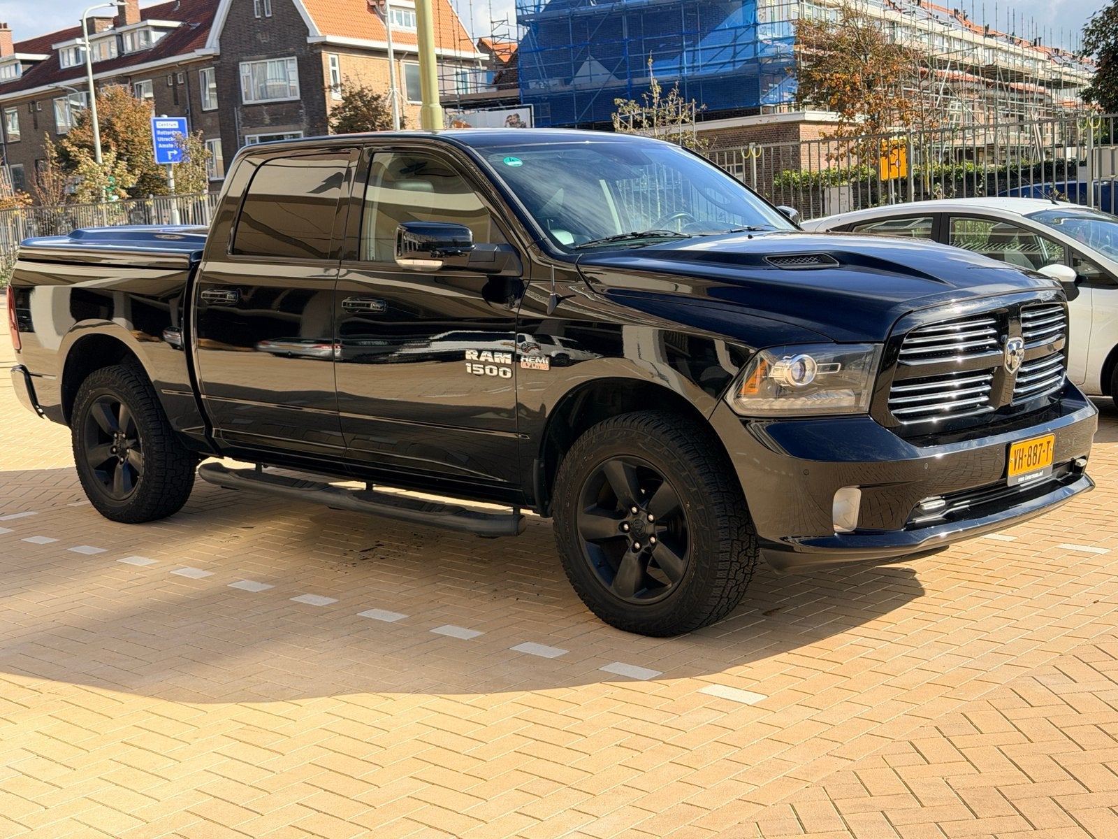 Dodge RAM 1500 5.7 HEMI V8 4x4 Crew Cab Sport LPG, Automaat, Euro 5, 5654 cc, Zwart