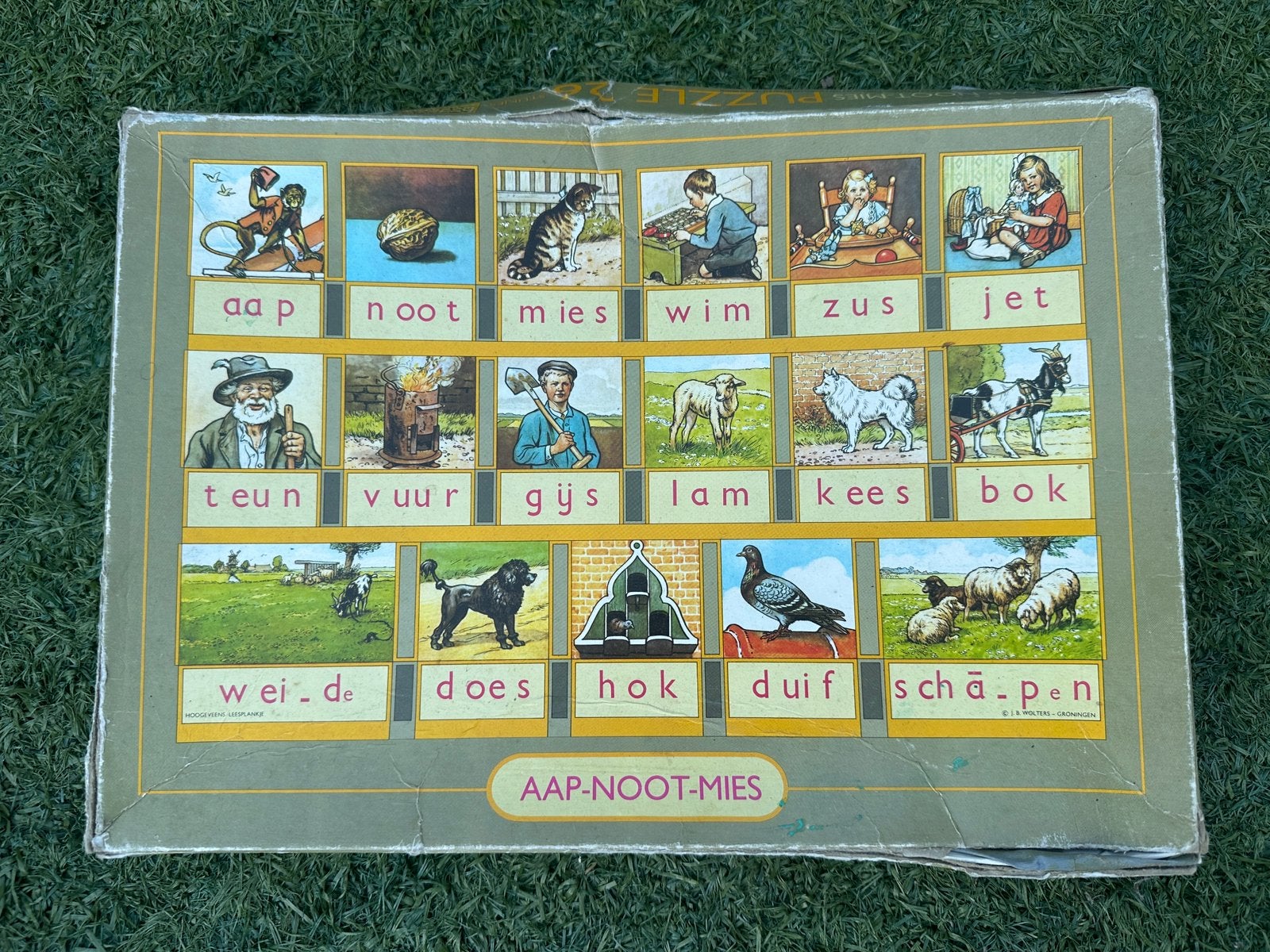 Vintage legpuzzel Leesplankje van 24 stukjes, Ophalen, 10 tot 50 stukjes, Zo goed als nieuw