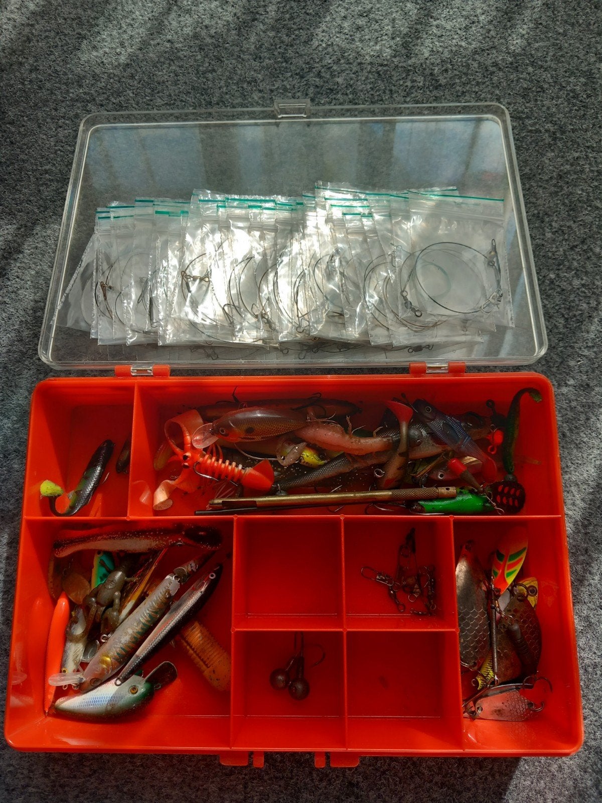 Doosje met snoek visspullen - veel kunstaas, Verzenden, Gebruikt, Kunstaas