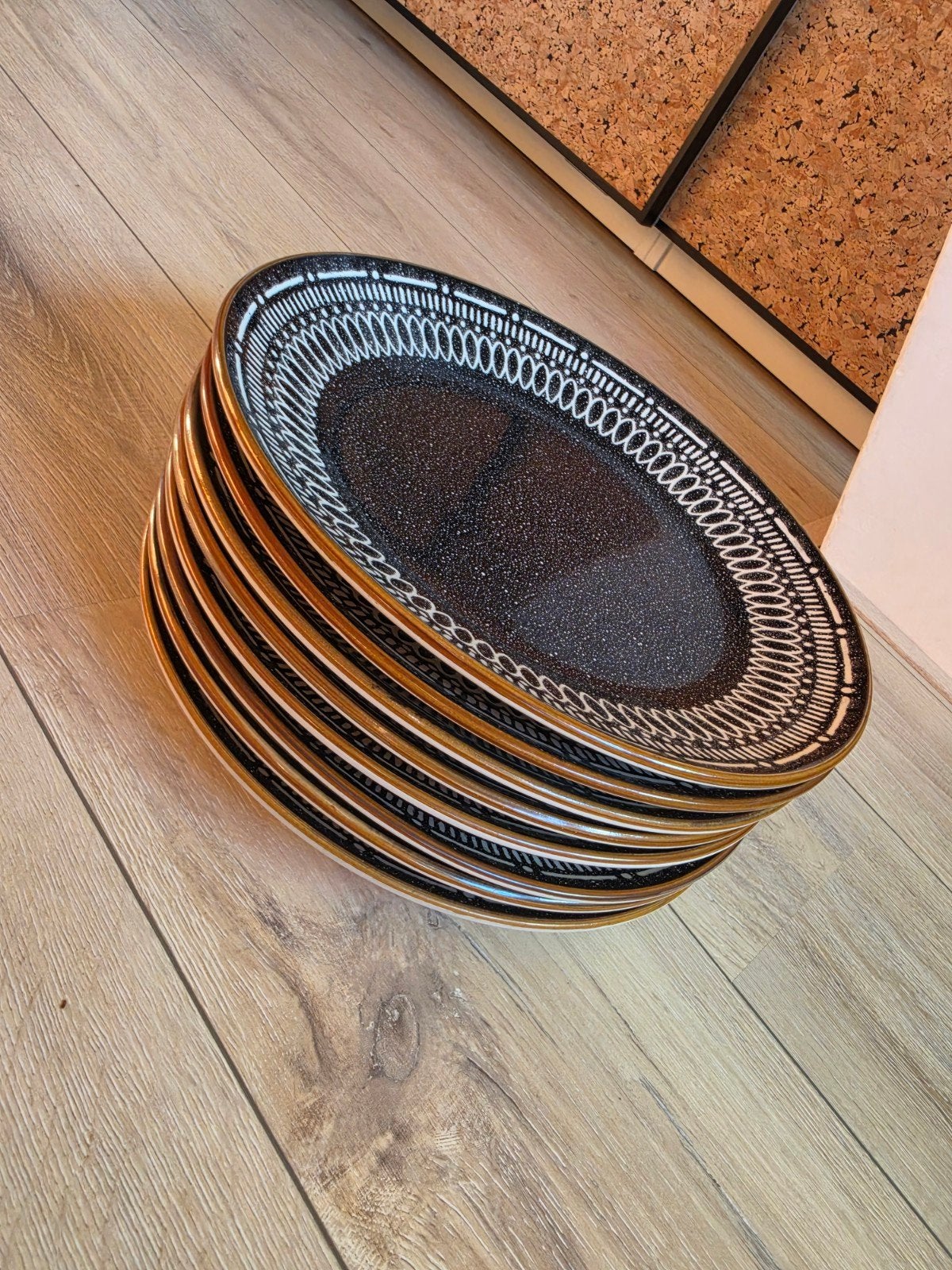 Xenos Yara Servies: Zwarte Dinerborden (8 stuks), Overige merken, Ophalen of Verzenden, Zo goed als nieuw, Bord(en)